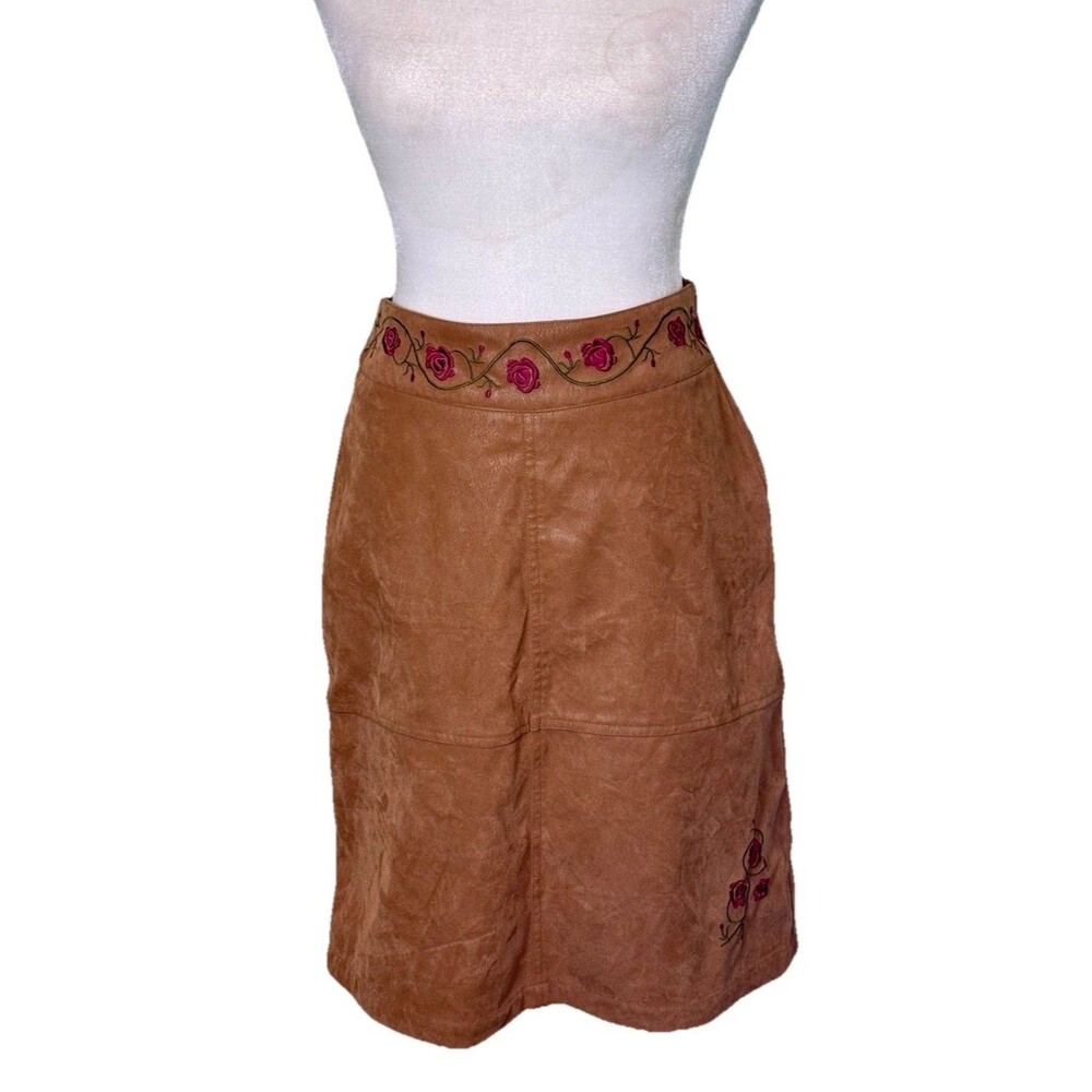🥳3 for $20🥳 Rampage Tan Pencil Skirt with Pink Embroidery